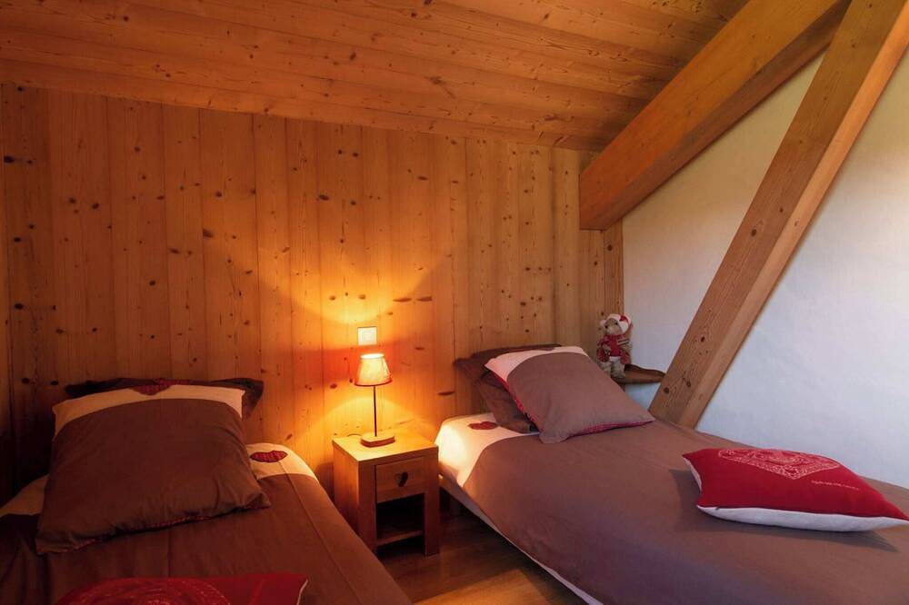 Encantadora casa de campo en la cabaña, piscina cubierta sauna sala de vapor gimnasio in Taninges, Region Bonneville