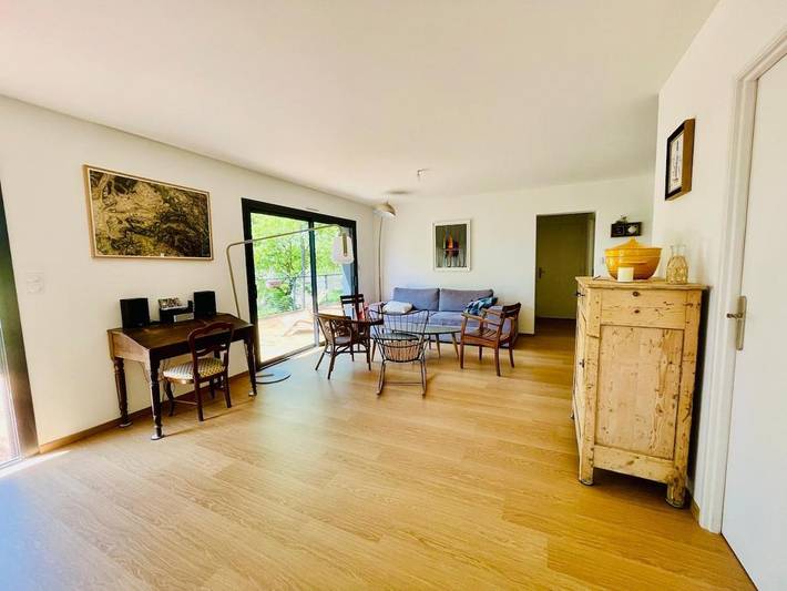 Location de vacances pour 5 personnes, avec Balcon et Terrasse ainsi que Jardin et Vue à Souspierre