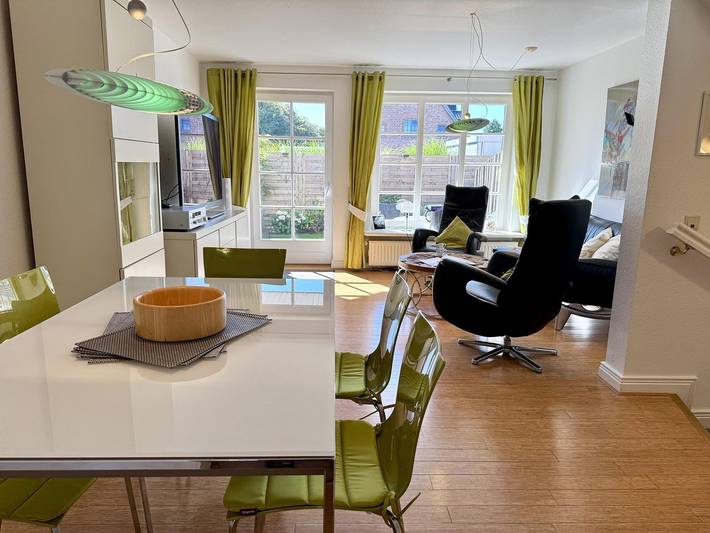 Ferienwohnung für 4 Personen, mit Balkon/Terrasse und Terrasse sowie Garten in Westerland