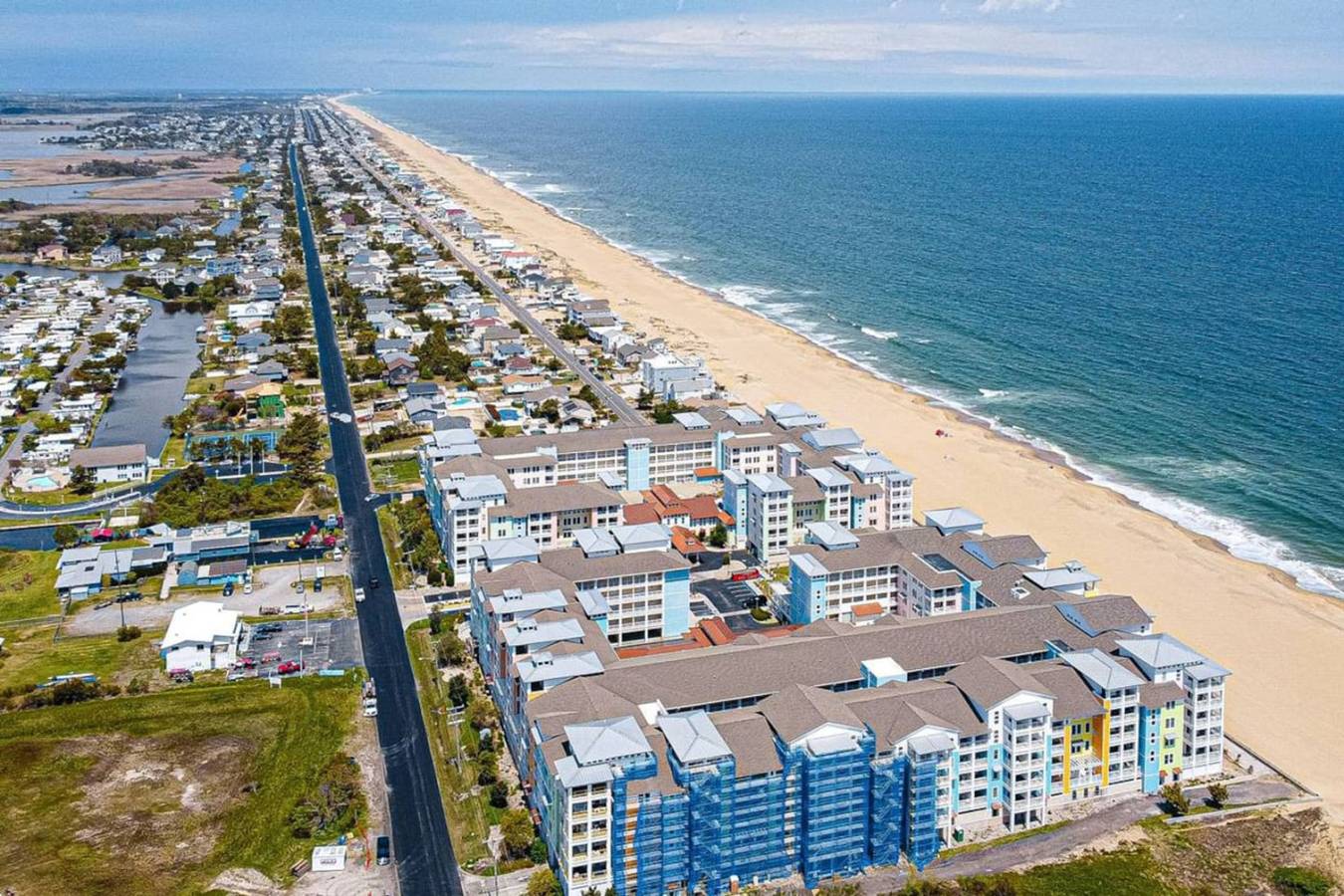 Entire apartment, Waterfront Penthouse! 4Bd/4Bth, 3000 sqft, 2 Decks in Virginia Beach