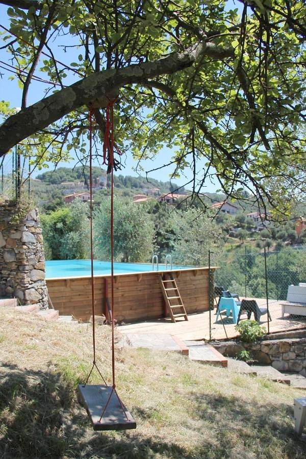 Location de vacances pour 2 personnes, avec Terrasse et Jardin ainsi que Piscine et Vue à Leivi