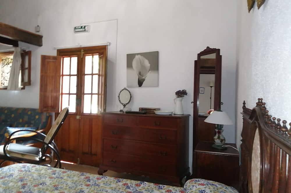 Casa Rural Aborigen Bimbache con original baño de lava in San Andrés (El Hierro), Valverde