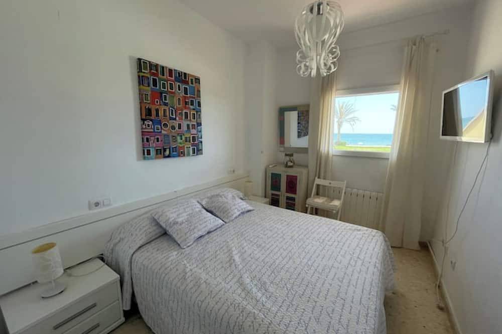 Entire apartment, Beautiful apartment with large terrace on the beach in Porto Zaparaya in Alboraya, Costa de Valencia