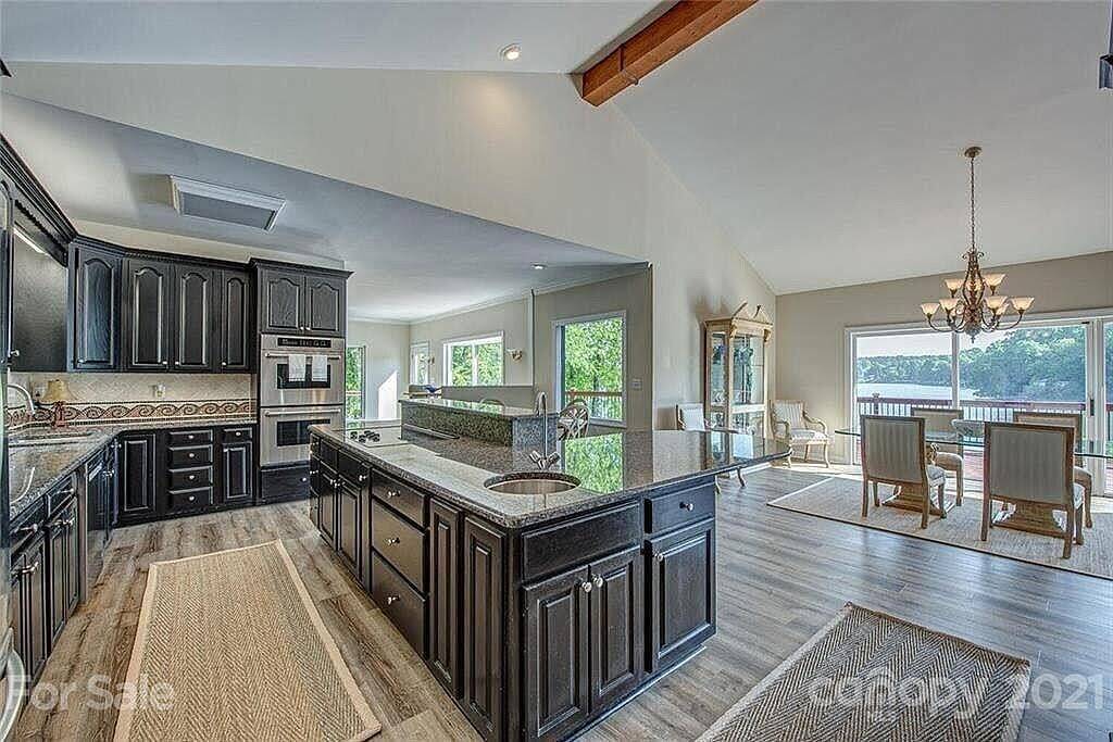 Private Lakeside Oasis - Newly Renovated - Spacious Interior - Movie Theater in Gaston County