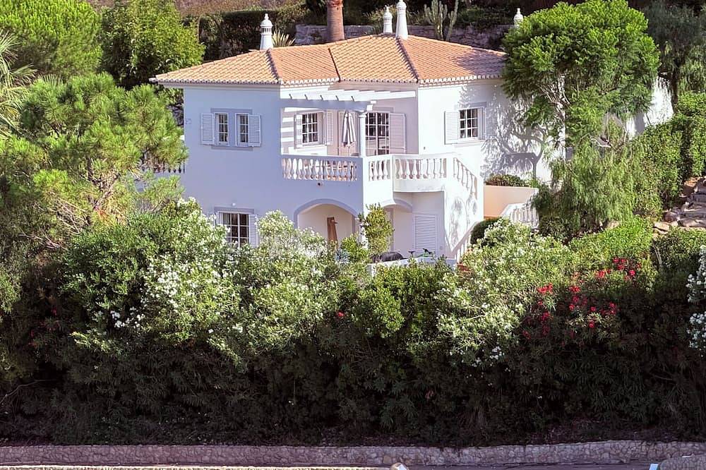 Casa vacanza a Budens a partire da 318€ a notte