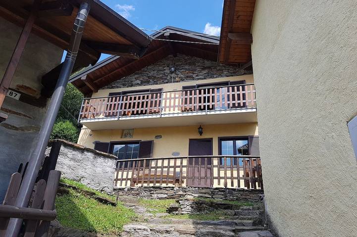 Chalet für 4 Personen, mit Balkon am Lago Maggiore
