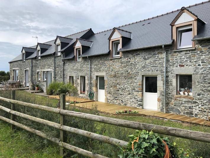Location de vacances pour 3 personnes, avec Terrasse ainsi que Jardin et Vue à Bricqueville-sur-Mer