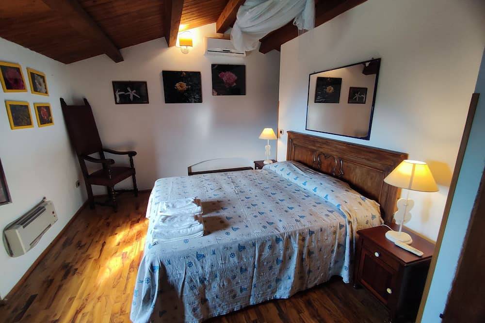 Villino Ponza, with access to the beach and shared pool in Faro Capo Vaticano, Vibo Valentia Provinz