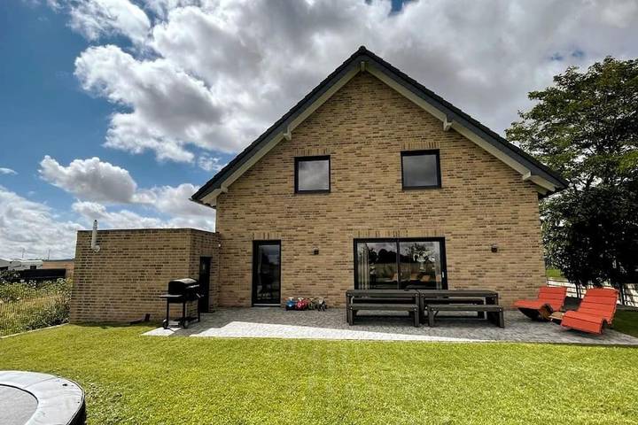Ferienhaus für 12 Personen, mit Terrasse und Garten in Eschweiler