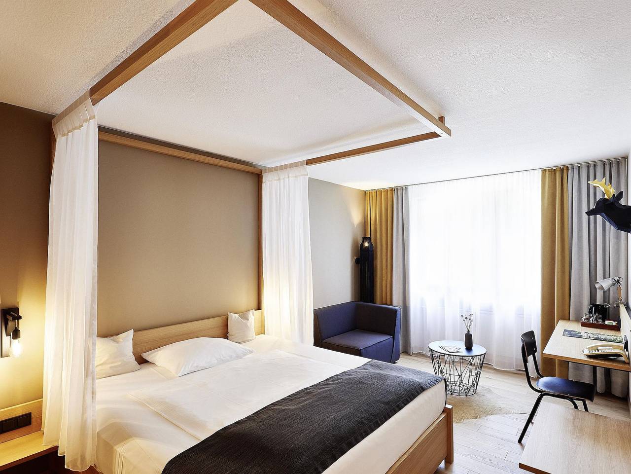 Hotel Zugbrücke Grenzau - Themenzimmer Ritter 2 Personen in Höhr-Grenzhausen, Westerwald