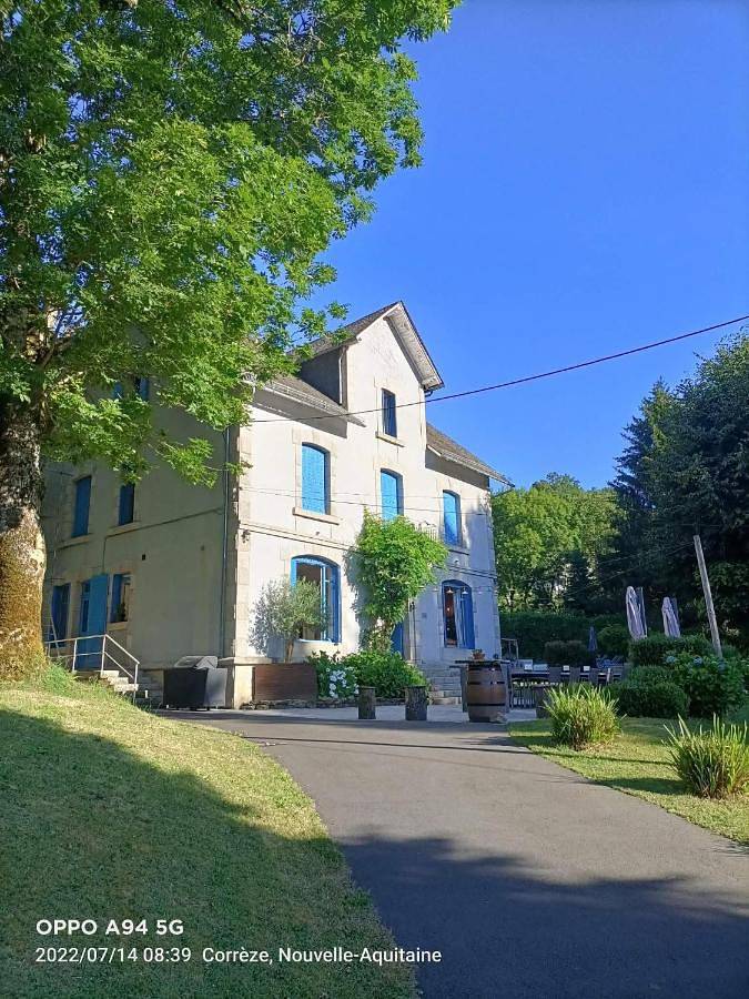 Chambre d’hôte pour 2 personnes, avec Terrasse et Jardin ainsi que Piscine et Sauna