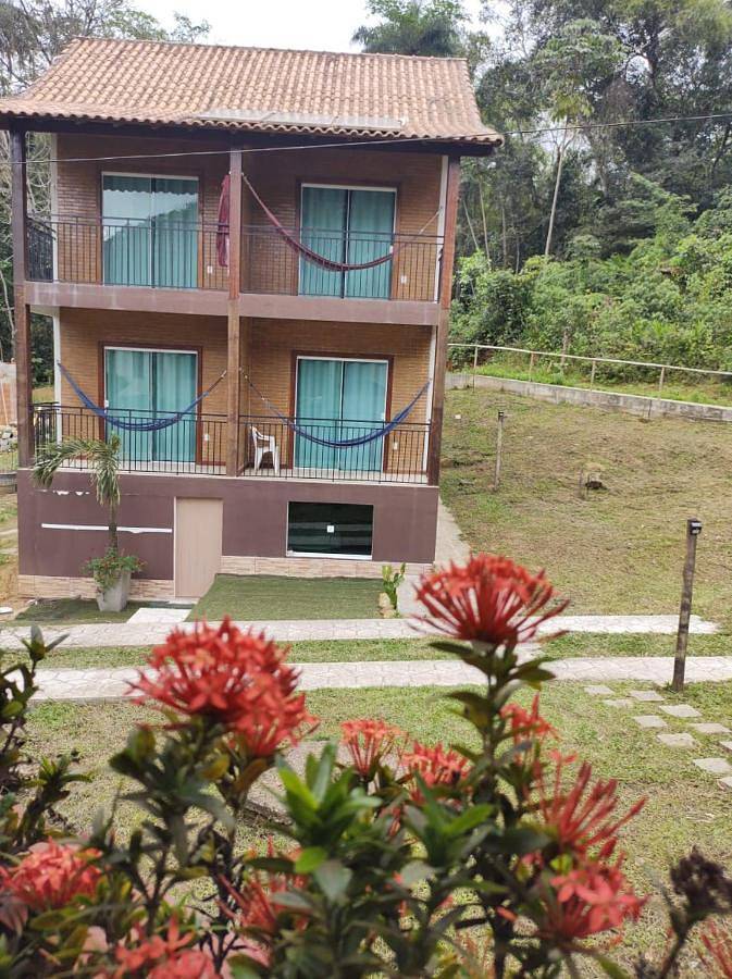 Casas e apartamentos de temporada para 2 pessoas, com jardim e piscina em Magé