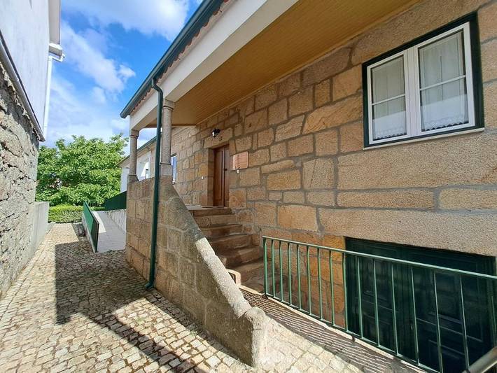 Gîte pour 2 personnes, avec vue ainsi que terrasse et jardin, animaux acceptés dans Sernancelhe - 2