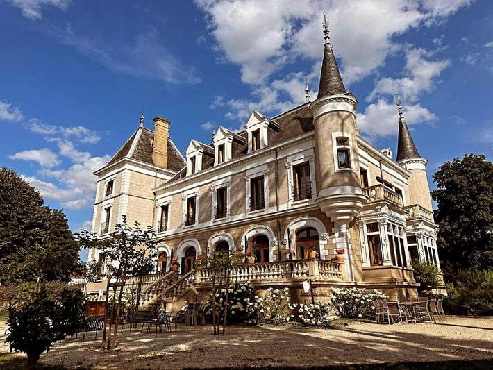 Hôtel pour 2 personnes, avec jardin ainsi que vue et piscine dans Saint-Paul-en-Jarez - 2
