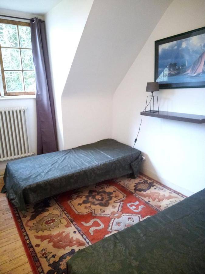 Six-Bedroom House in Hénanbihen, Région de Dinan