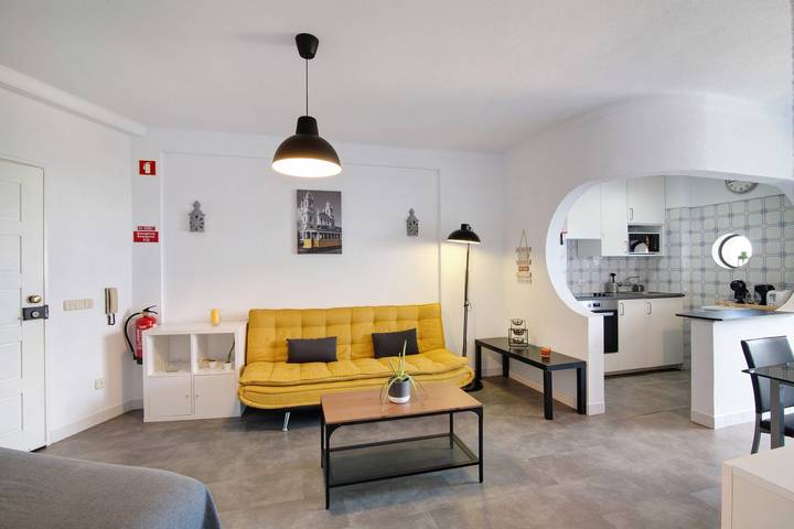 Apartamento inteiro, Apartamento 'T1 Marques' com Piscina Partilhada, Varanda e Wi-Fi in Monte Choro, Albufeira e Olhos de Água