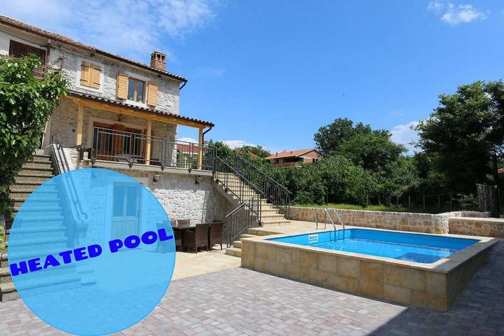 Villa pour 6 personnes, avec terrasse et piscine à Klimno - 2