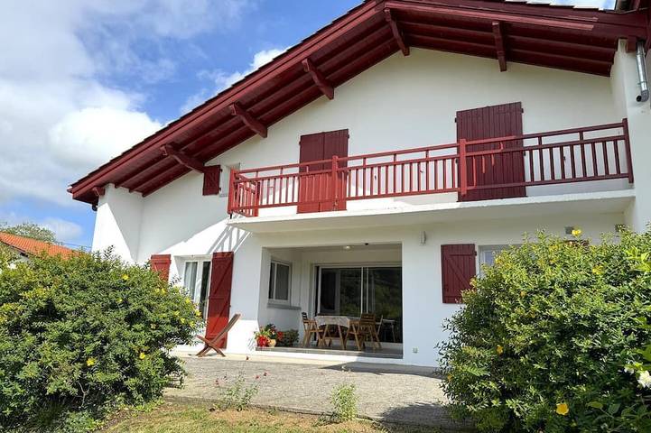 Location de vacances pour 2 personnes, avec jardin à Hélette
