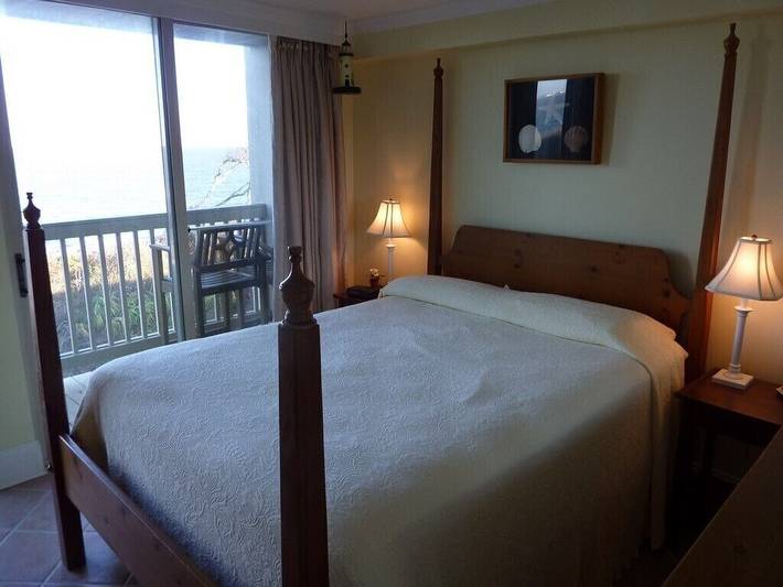 Vacation rental for 4 people, with pool and balcony in Jekyll Island