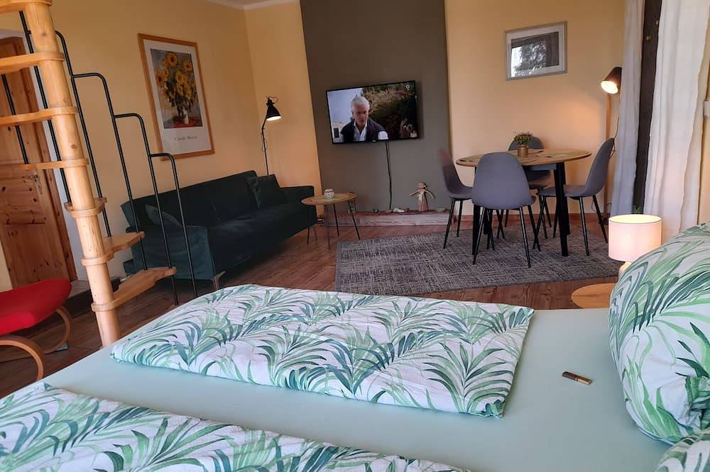Ganze Wohnung, Ferienwohnung an der Ostsee - Alleinlage am Waldrand  <br> in Ahrenshagen-Daskow, Vorpommern-Rügen