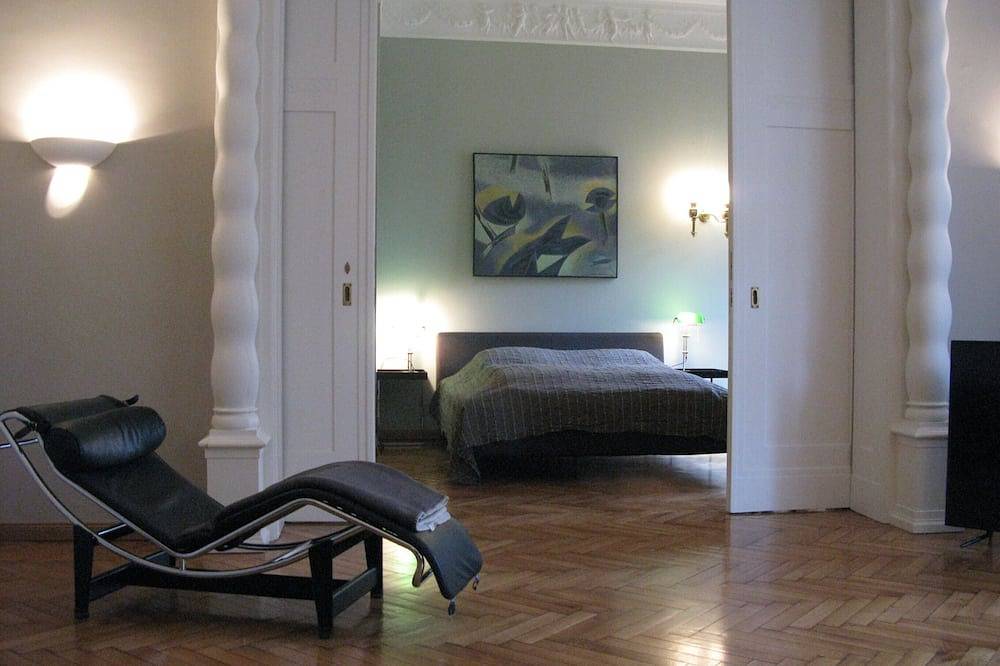 Ganze Wohnung, Villenappartement mit Terrasse - Wannsee - Ruhig -   2 Personen +Kind(er) in Steglitz-Zehlendorf, Berlin