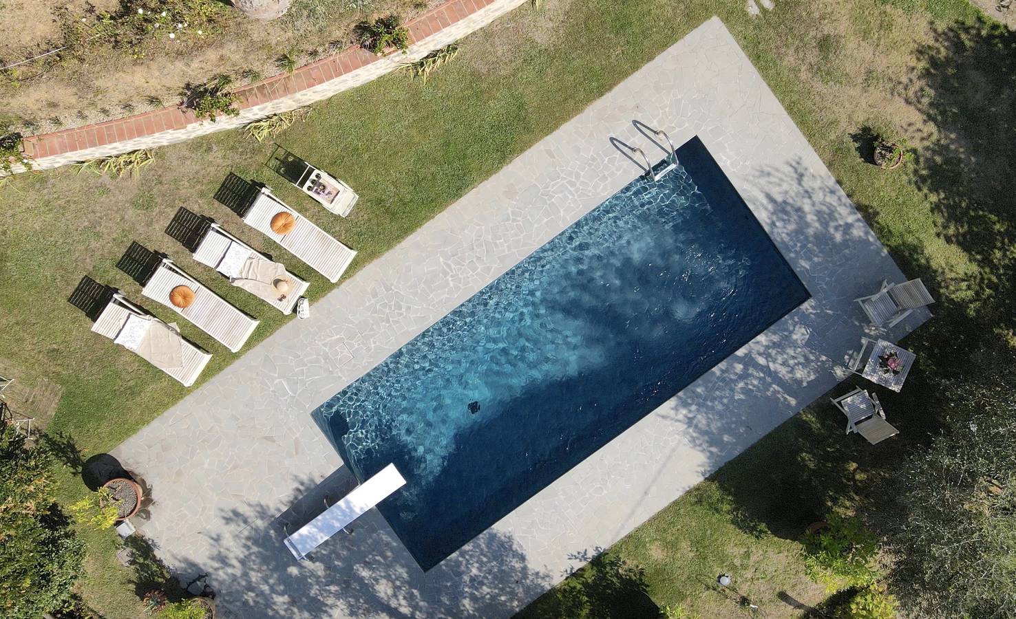 Villa Iris with Swimming Pool in Capannori, Lucca Provisen