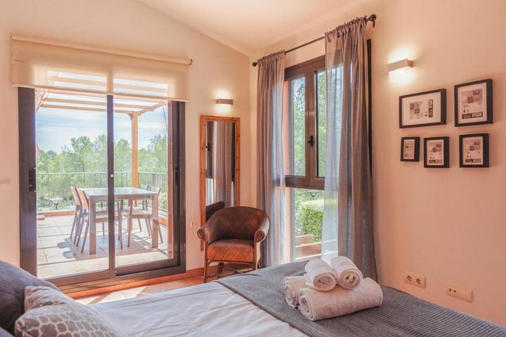 Gîte pour 5 personnes, avec jardin et balcon ainsi que vue et piscine dans Bonmont Terres Noves - 3