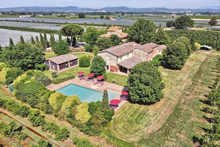 Villa per 2 persone, con Terrazza e Giardino nonché Piscina e Panorama a Monte San Savino