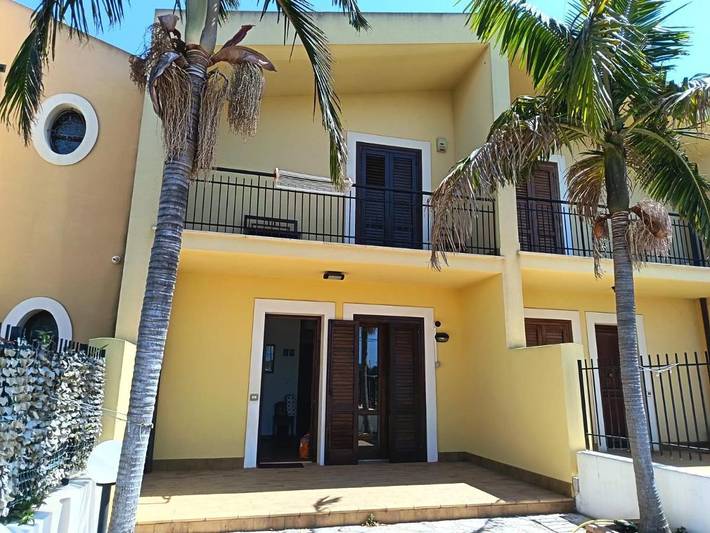 Villa per 5 persone, con Balcone e Terrazza nonché Giardino e Panorama a Valderice