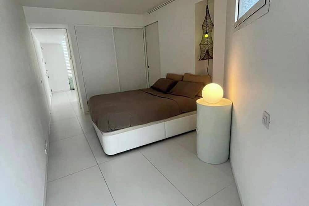 Entire apartment, Moderno apartamento en Ibiza in Talamanca, Ibiza (Municipality)