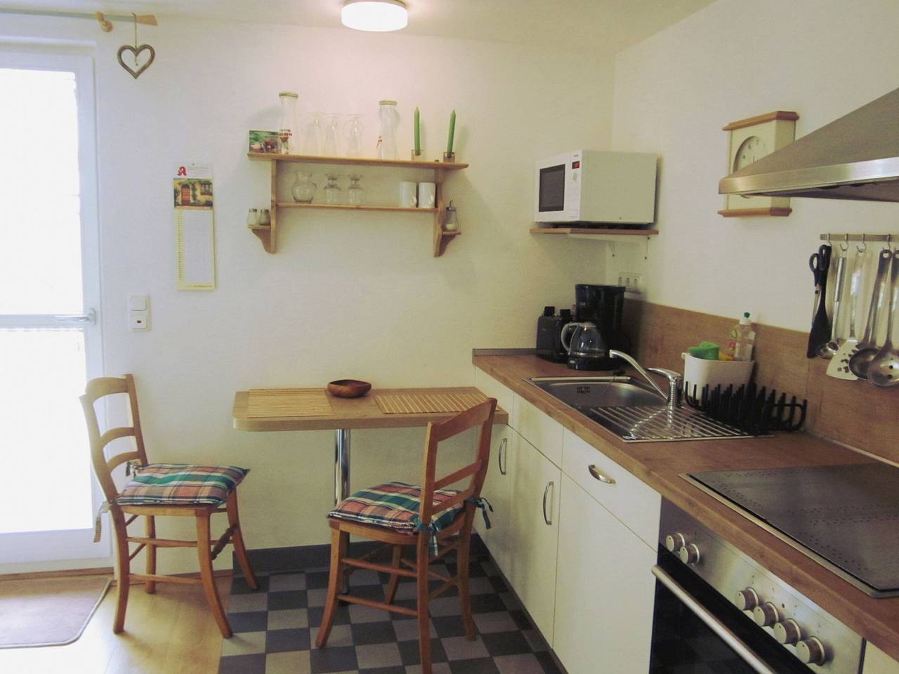 Appartement entier, Appartement 'Liere Stubb' avec terrasse commune, jardin partagé et Wi-Fi in Gudensberg, Arrondissement de Schwalm-Eder