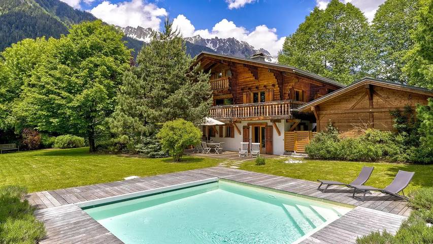 Ferienhaus für 13 Personen, mit Pool und Garten