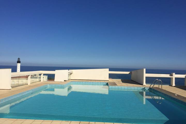 Appartement de vacances pour 4 personnes, avec piscine et balcon, adapté aux familles