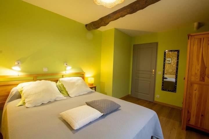 Location de vacances pour 9 personnes, avec terrasse et jardin à Saint-Amand-de-Vergt - 4