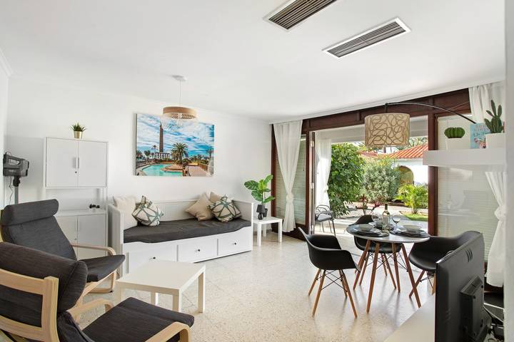 Vacation Home "Sun Club Maspalomas" with Pool, Tennis Court & Wi-Fi in Maspalomas, San Bartolomé de Tirajana