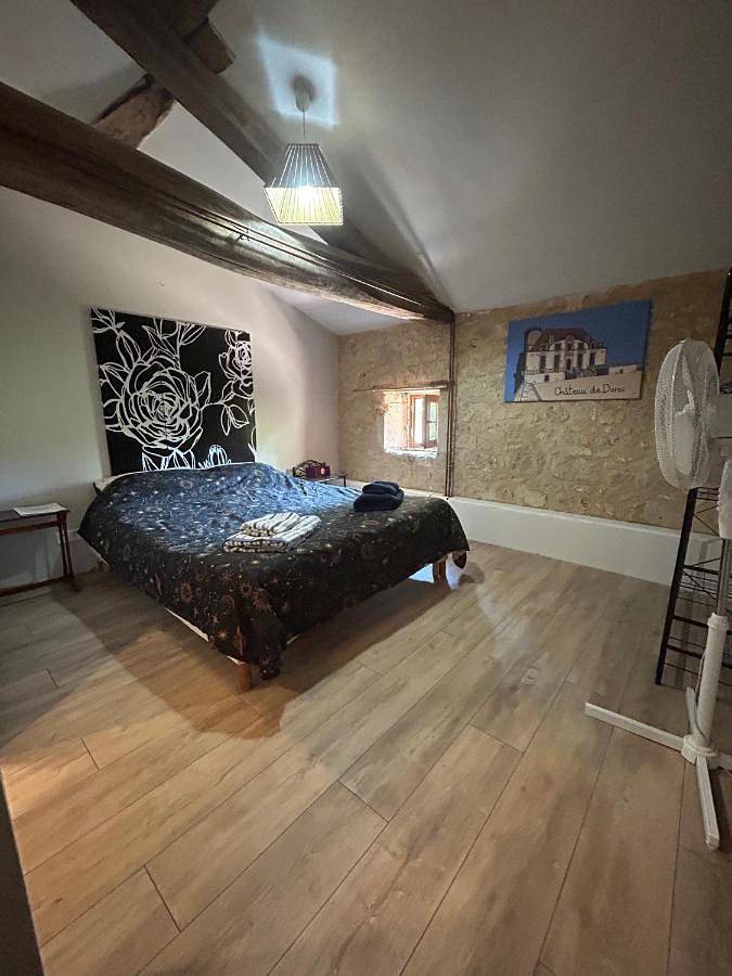 Chambre d’hôte pour 2 personnes, avec terrasse et vue ainsi que jardin et piscine, animaux acceptés à Saint-Astier - 4