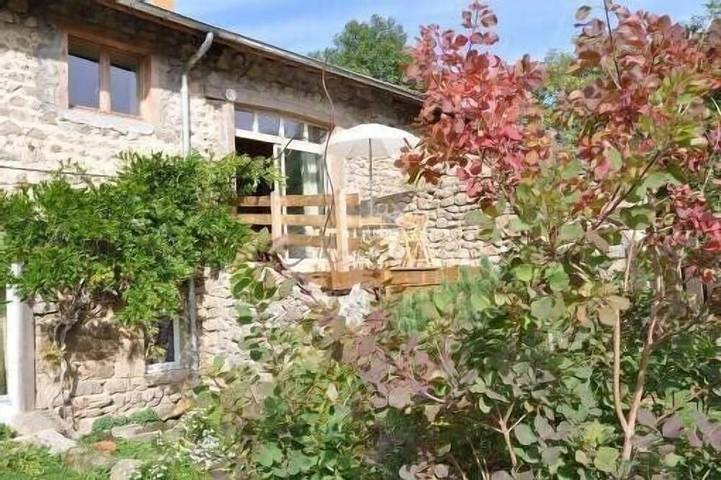 Gîte pour 5 personnes, avec Balcon ainsi que Terrasse et Jardin à Monlet