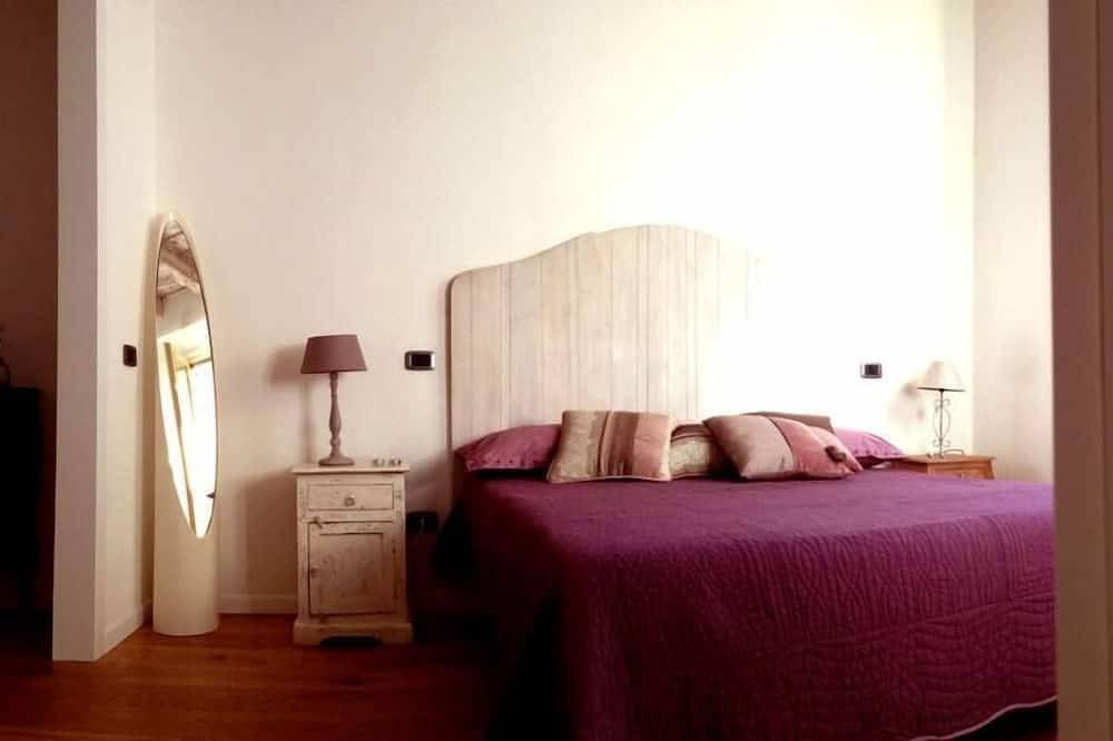 Entire apartment, Bergamo: House with character in Bergamo, Bergamo Province