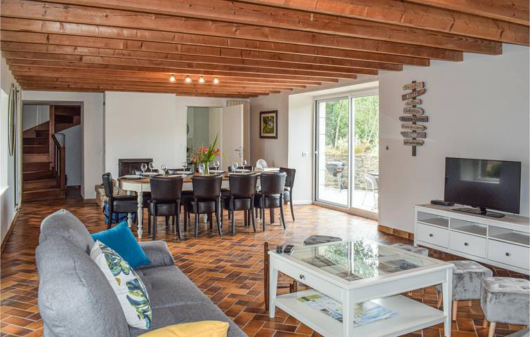 Seaview Retreat : 220 m2 avec parking, jardin, internet, feu de camp - près de Plouézec (1,5 km de la côte) in Plouézec, Côte de Goëlo