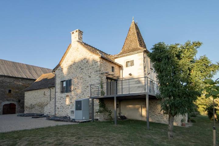 Location de vacances pour 5 personnes, avec Balcon et Terrasse ainsi que Jardin et Vue à Colombiès