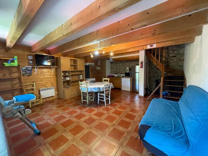 Gîte pour 6 personnes, avec Terrasse et Jardin à Mont-Roc