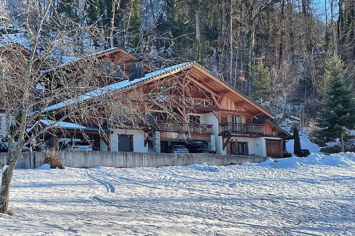 Chalet pour 5 personnes, avec piscine et balcon à Samoëns