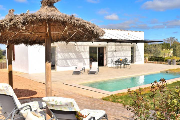 Ferienhaus für 4 Personen, mit Terrasse und Garten in Sineu