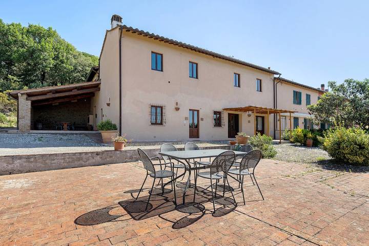 Oasi Toscana: Podere con Piscina Privata, Vista e Parcheggio Privato in Capraia e Limite, Firenze province
