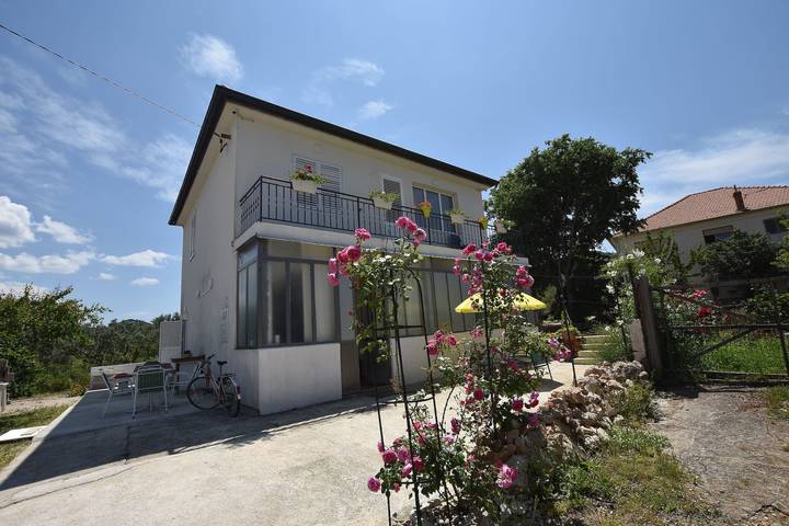 Ferienhaus für 8 Personen, mit Garten