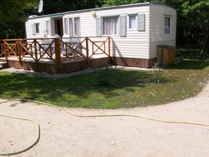 Camping pour 4 personnes, avec jardin ainsi que vue et terrasse, animaux acceptés à Vendays-Montalivet - 2