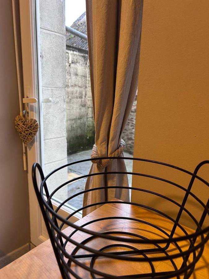 Gîte pour 3 personnes, avec terrasse, animaux acceptés à Pleyben - 2