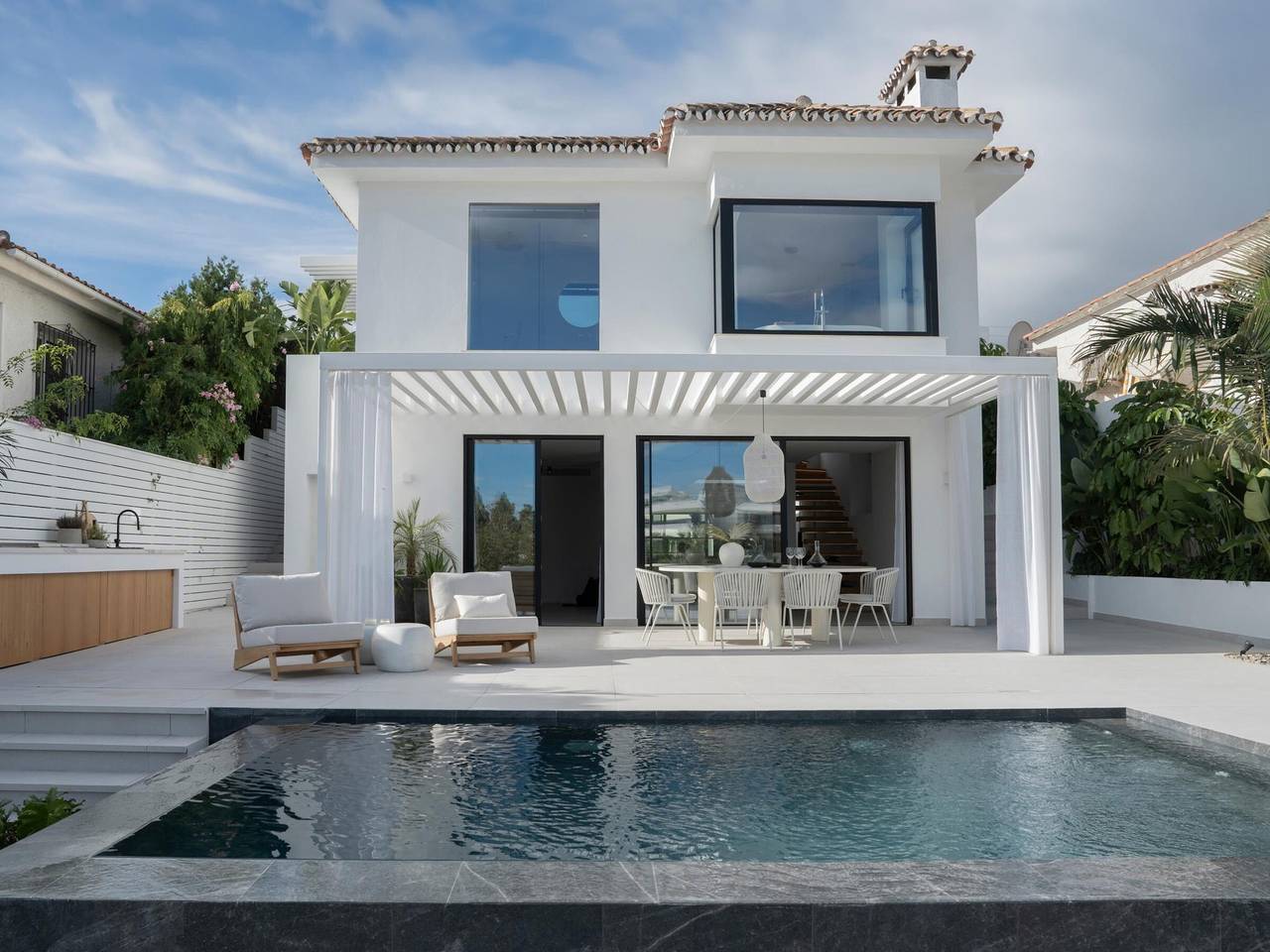 Luxury villa with pool and sea view - 8 guests in Medina Gardens, Marbella