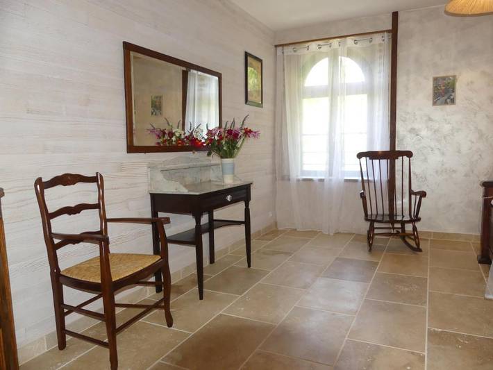 Chambre d’hôte pour 3 personnes, avec Terrasse ainsi que Jardin et Vue à Cercy-la-Tour - 3