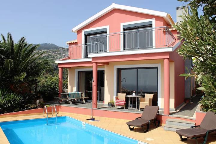 Villa für 6 Personen, mit Balkon und Garten - 1